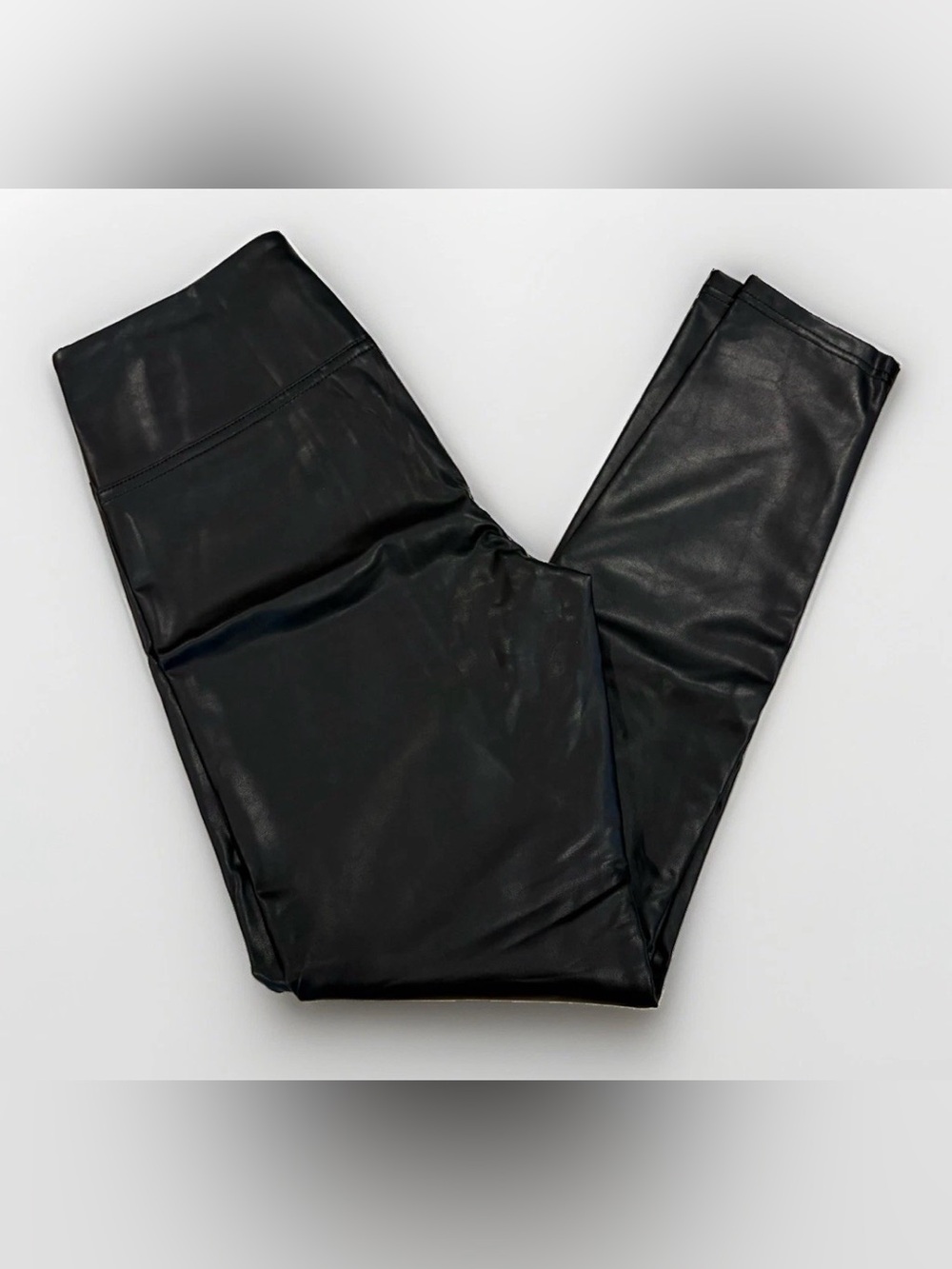 RW & Co. Vegan Leather Leggings Pants Size Medium Stretch Skinny Ankle Black